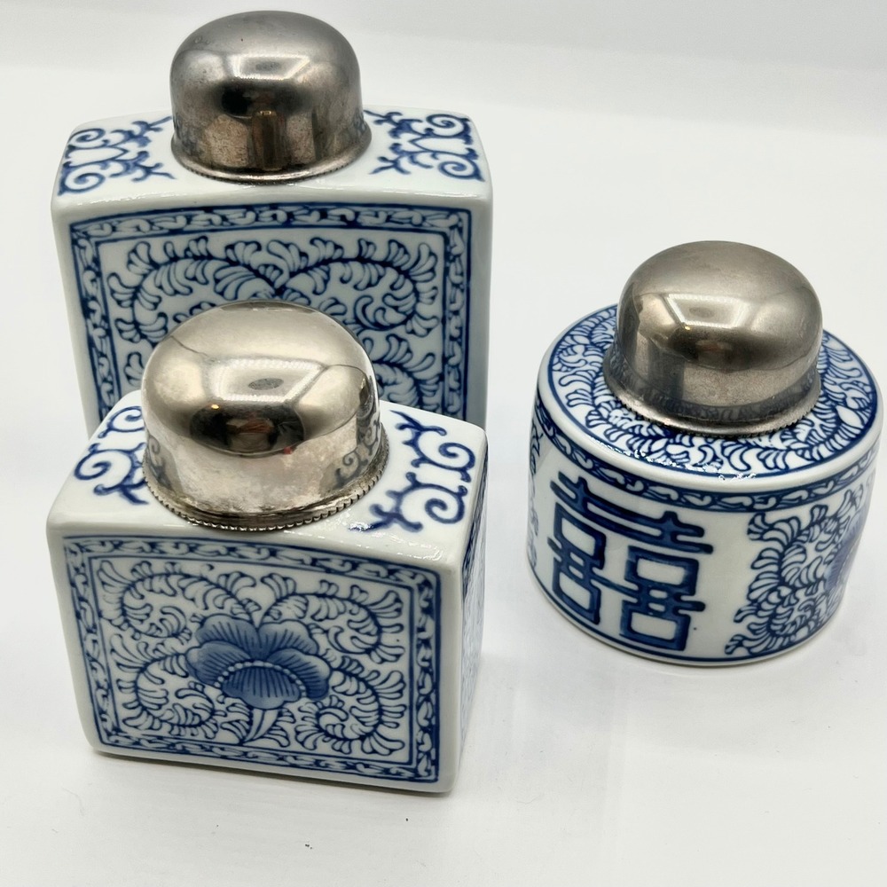 Vintage Two's Company Ceramic Blue White Floral Tea Caddies Canisters Set‎ of 3